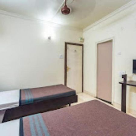 Hotel Abhishek ,Nashik Ngoại thất bức ảnh