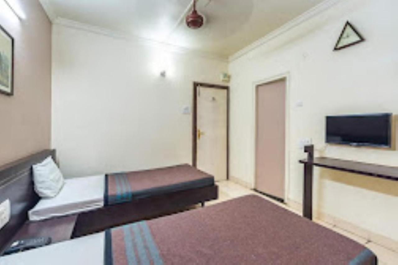 Hotel Abhishek ,Nashik Ngoại thất bức ảnh