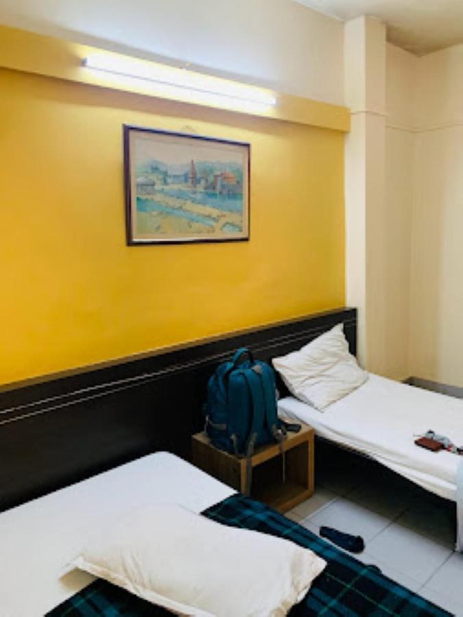 Hotel Abhishek ,Nashik Ngoại thất bức ảnh